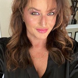 Meet your Posher, Carrie
